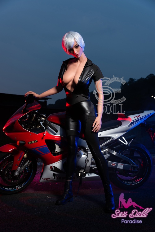 Eva : poupée TPE corps entier blanche 167 cm