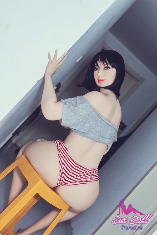 Lindsey: 163 cm Weiße Sexpuppe mit großem Arsch