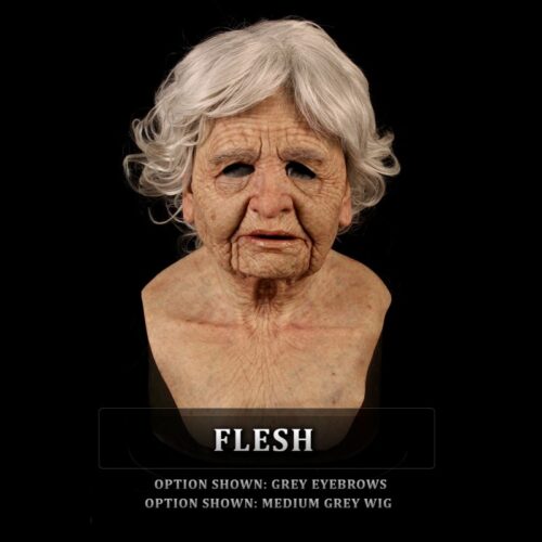 Masque en silicone d’une femme âgée